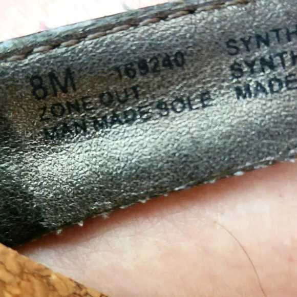 Reaction Kenneth Cole WEDGE  Sandals FLIP FLOP METALLIC Large RHINESTONE Beaded - Picture 9 of 9